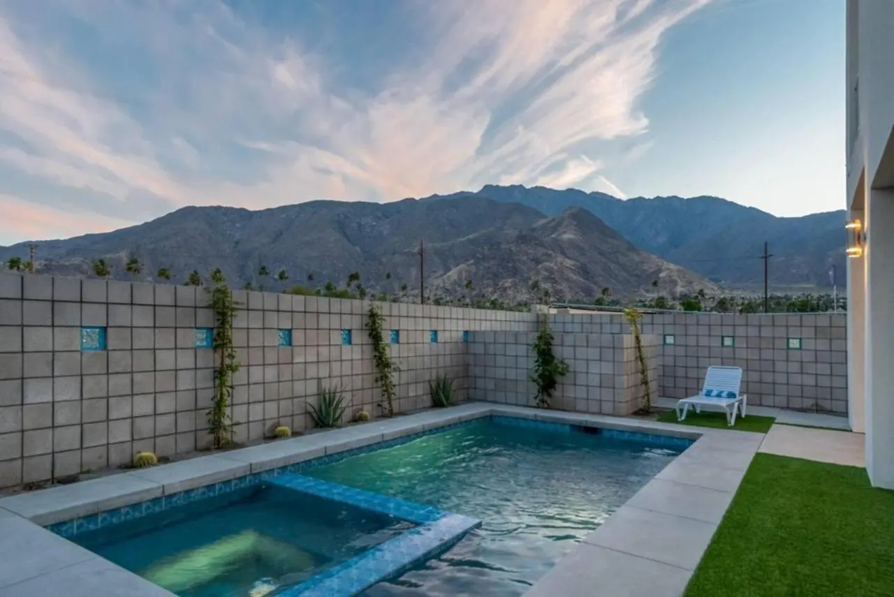 Breathtaking Luxury Villa Architectural Jewel Palm Springs