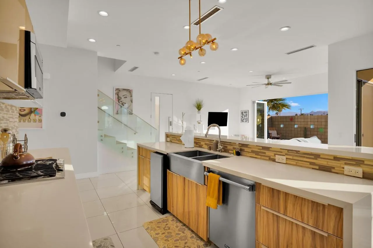 Breathtaking Luxury Villa Architectural Jewel Palm Springs
