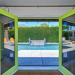 Pineapple Splash! Complete Privacy! Salt Pool! Holiday home